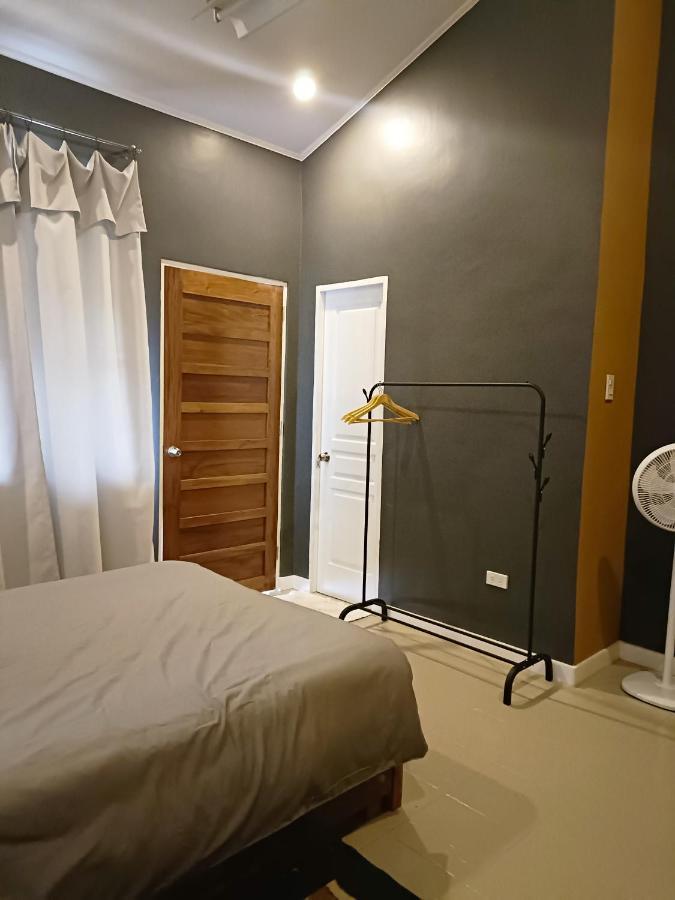 Balmano Place Bed and Breakfast Tagaytay City Buitenkant foto